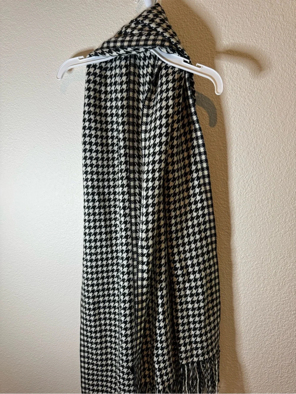 Black and White Houndstooth Scarf